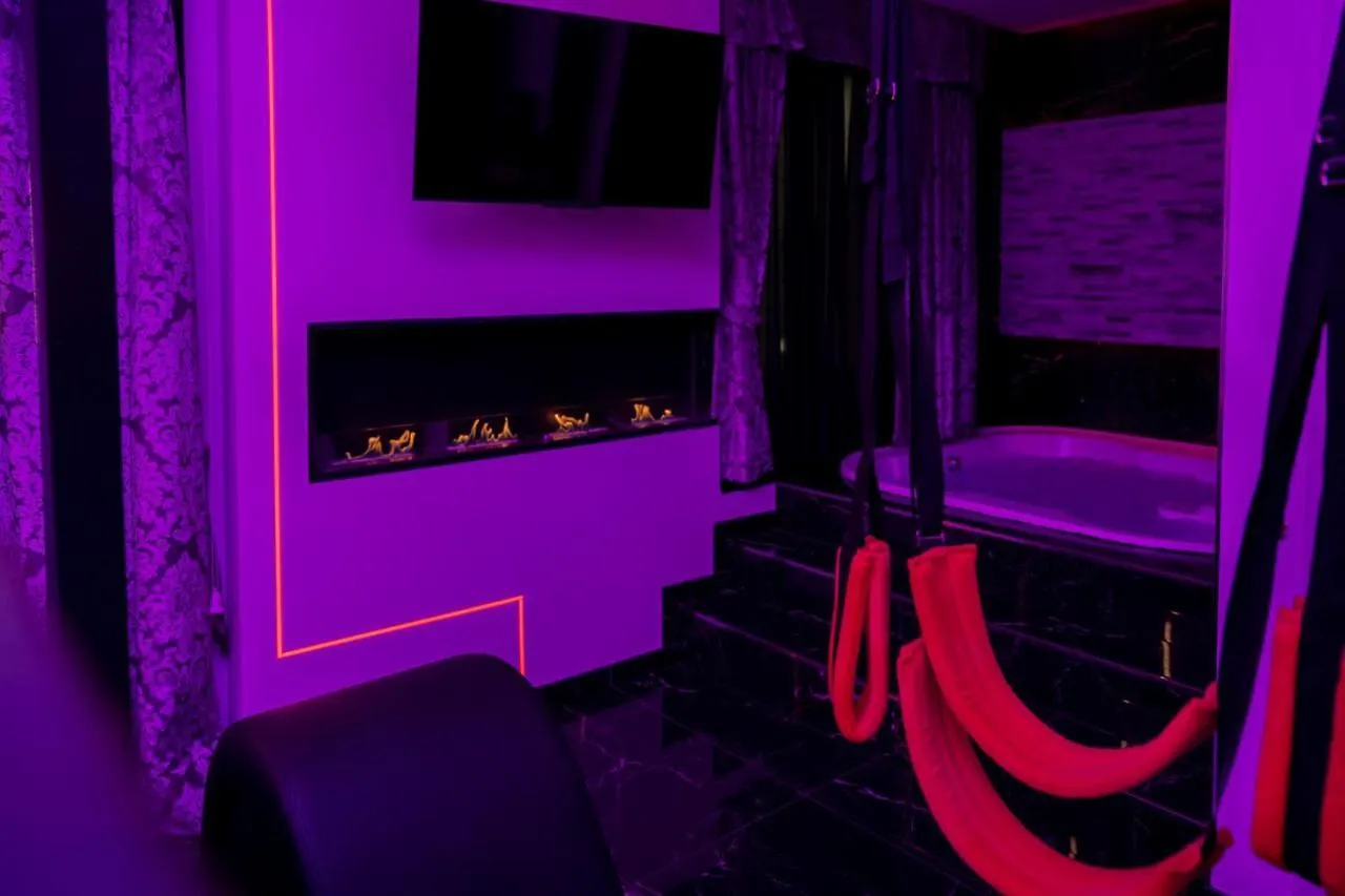 Guest house Suite Luxury Bdsm Rome Italy