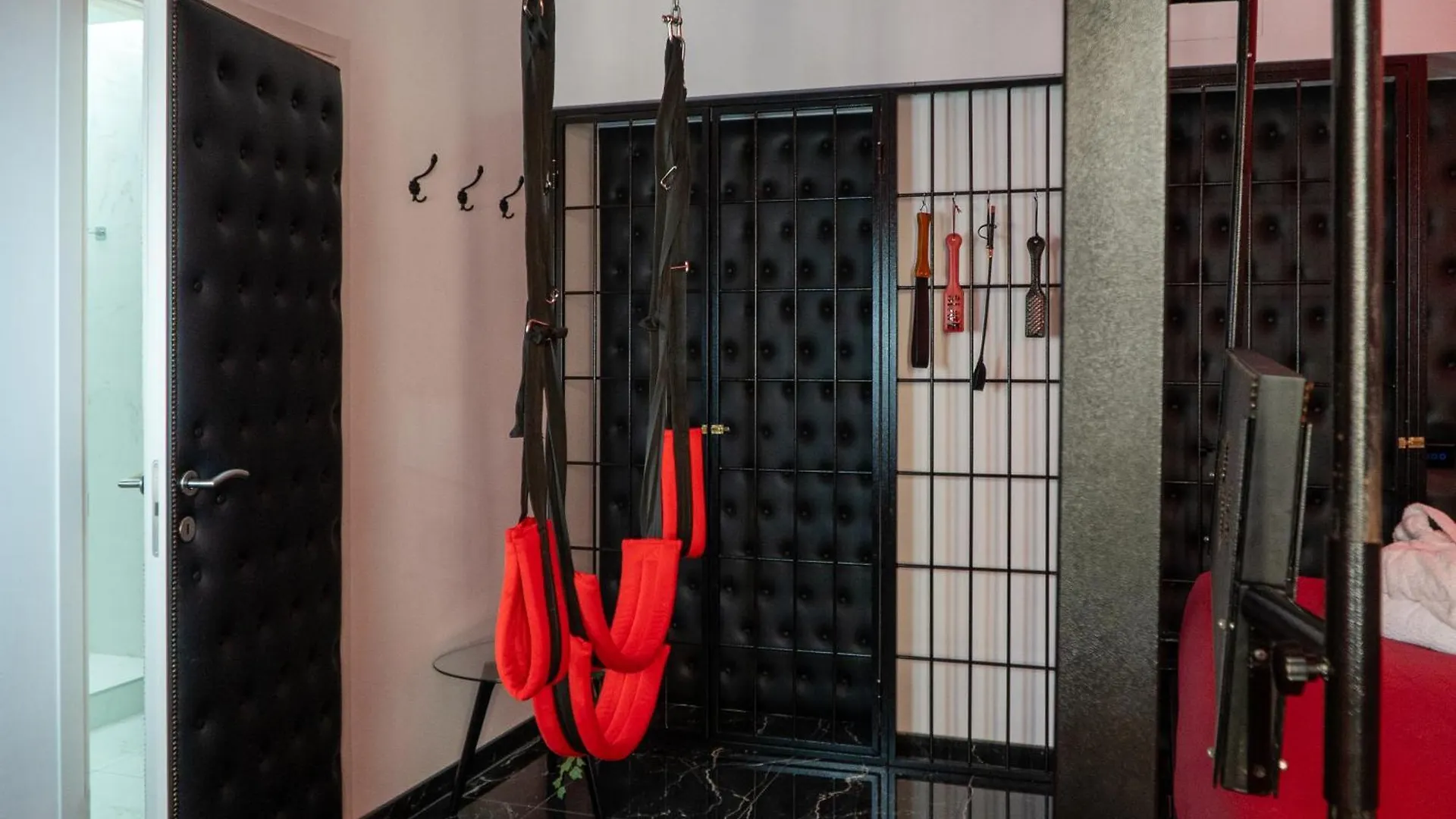 Suite Luxury Bdsm Rome Guest house