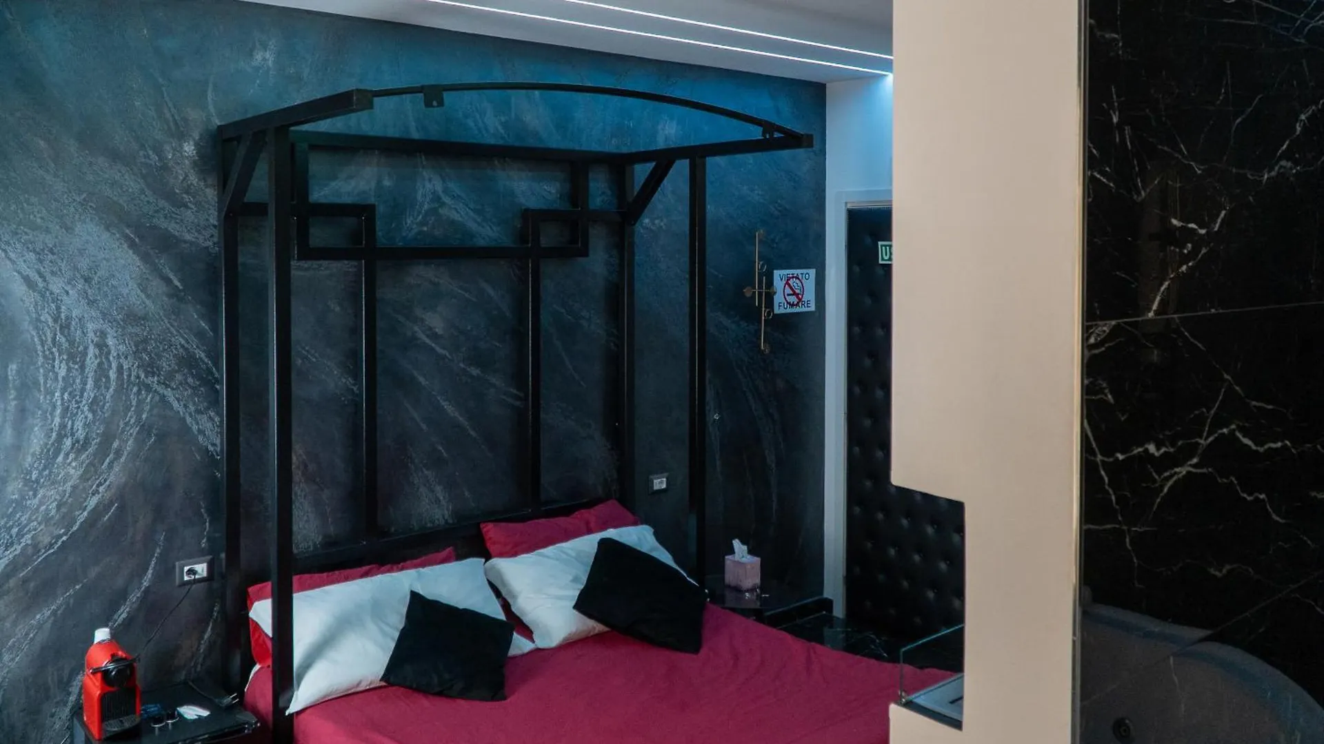 Suite Luxury Bdsm Rome 0*,